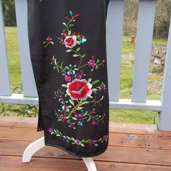 Embroidered Oriental black silk dress size XL - Picture 5 of 8